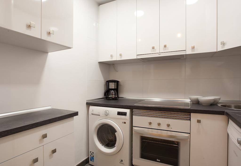 Barnapartments Basic Gracia Βαρκελώνη Εξωτερικό φωτογραφία
