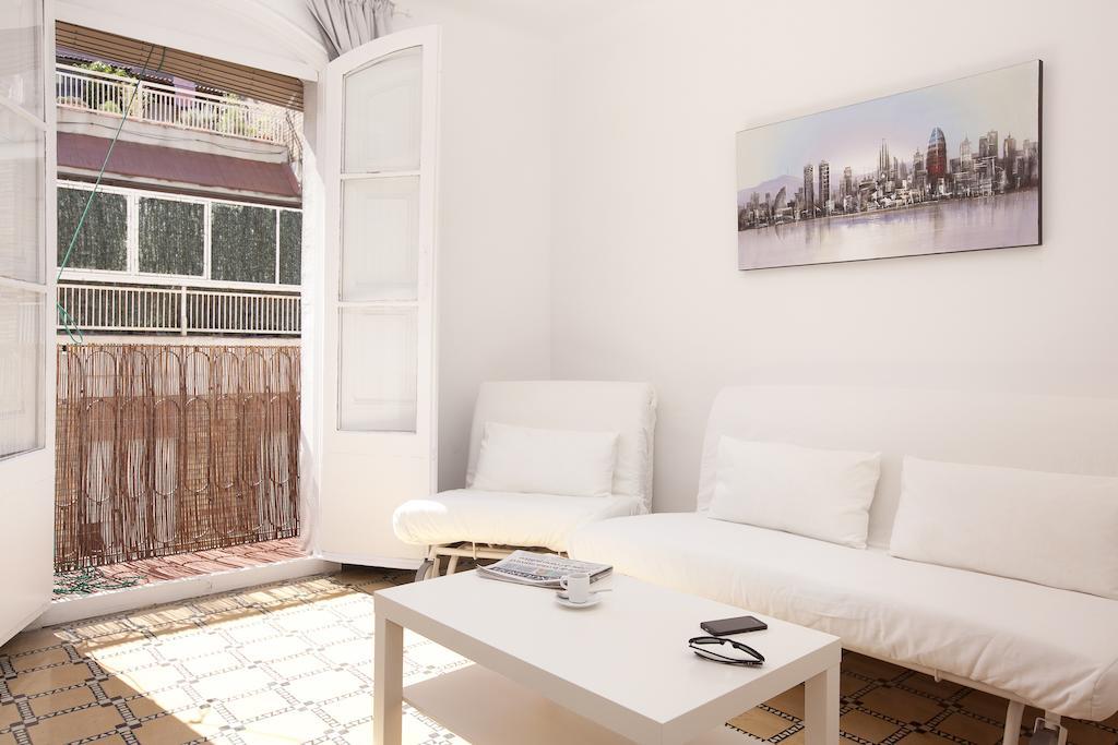 Barnapartments Basic Gracia Βαρκελώνη Εξωτερικό φωτογραφία
