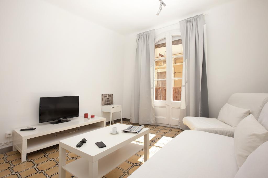 Barnapartments Basic Gracia Βαρκελώνη Εξωτερικό φωτογραφία