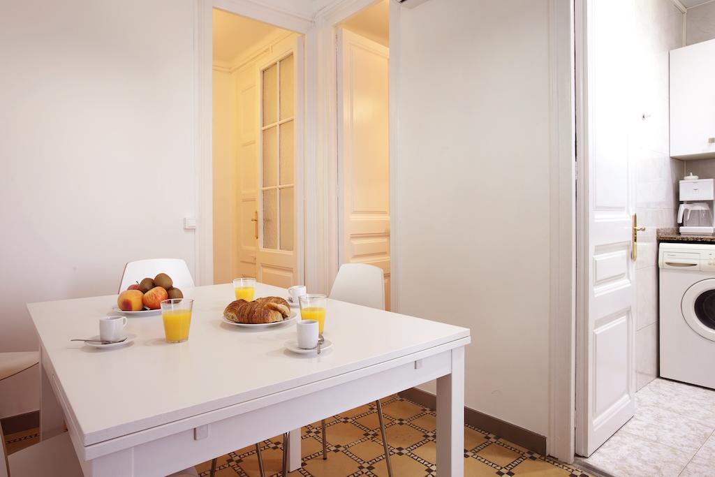 Barnapartments Basic Gracia Βαρκελώνη Εξωτερικό φωτογραφία
