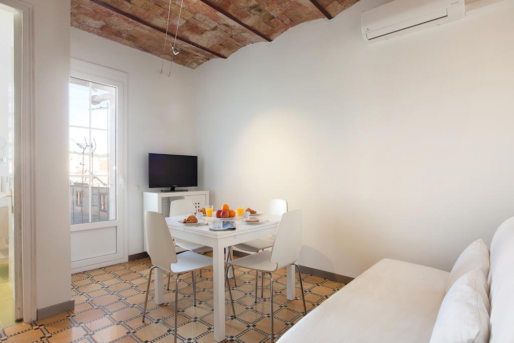 Barnapartments Basic Gracia Βαρκελώνη Εξωτερικό φωτογραφία
