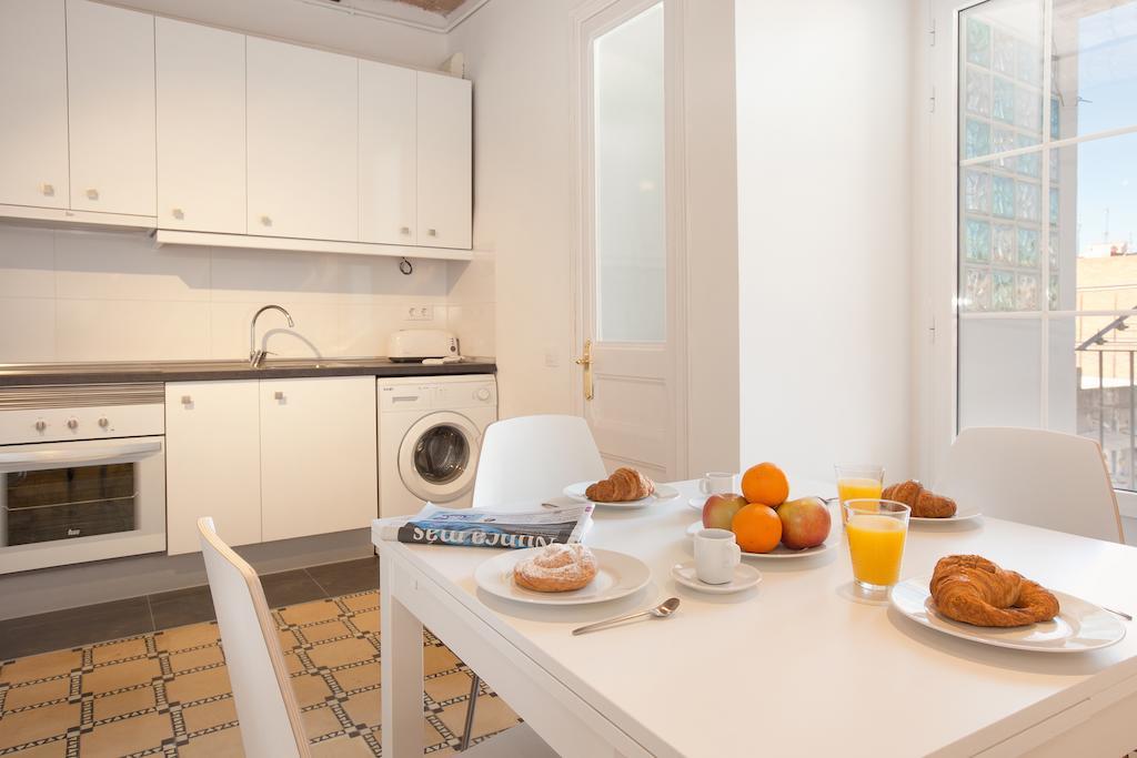 Barnapartments Basic Gracia Βαρκελώνη Εξωτερικό φωτογραφία