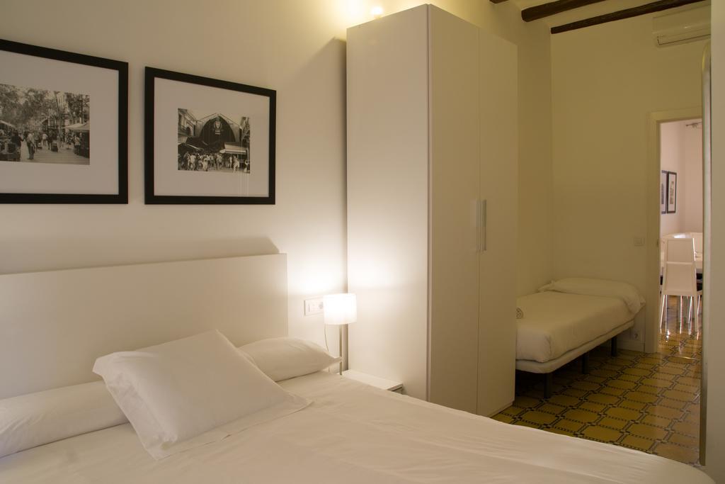 Barnapartments Basic Gracia Βαρκελώνη Εξωτερικό φωτογραφία