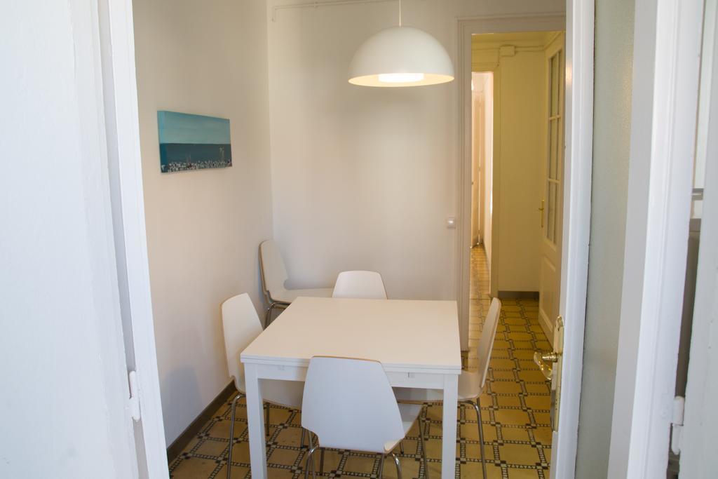 Barnapartments Basic Gracia Βαρκελώνη Εξωτερικό φωτογραφία