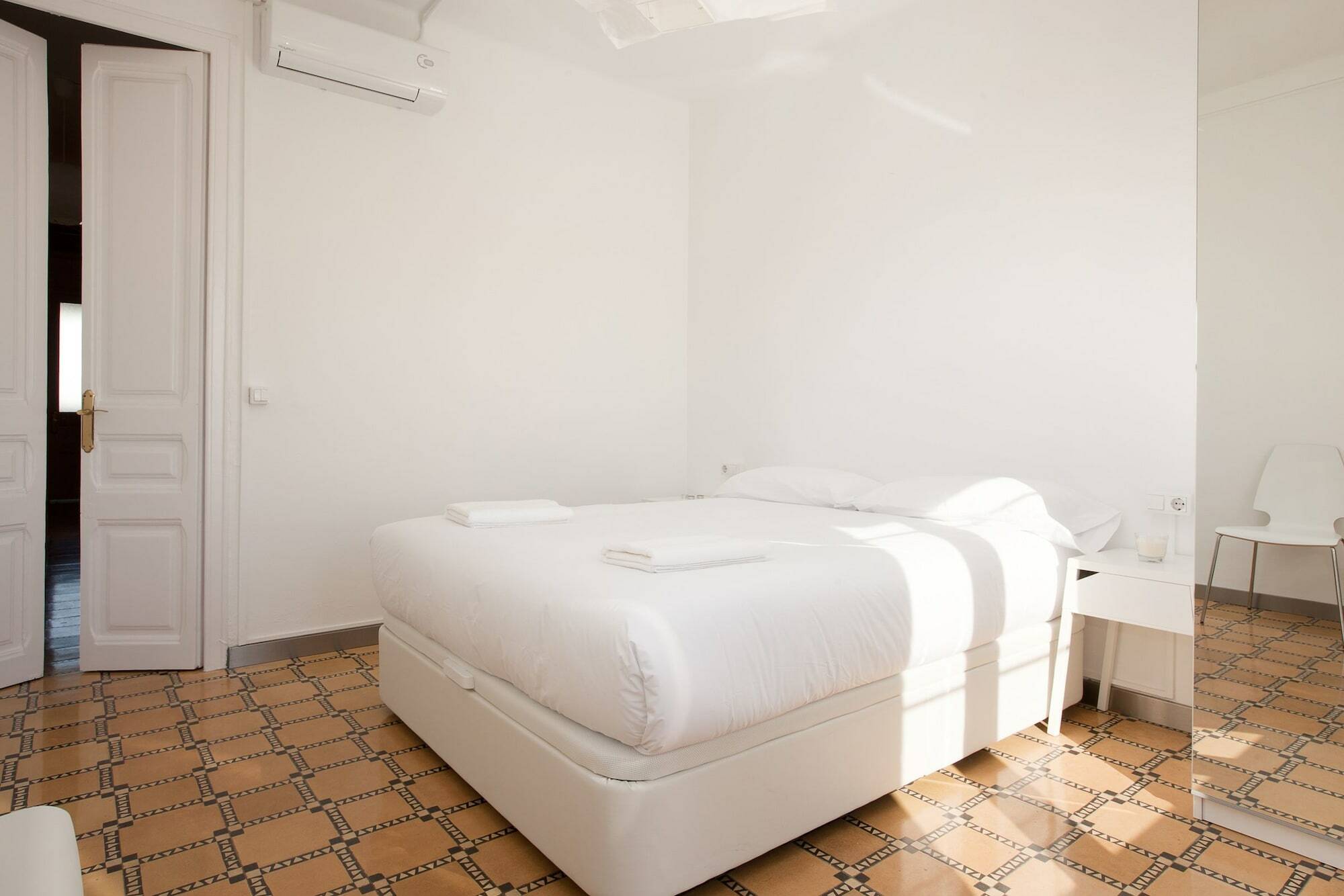 Barnapartments Basic Gracia Βαρκελώνη Εξωτερικό φωτογραφία
