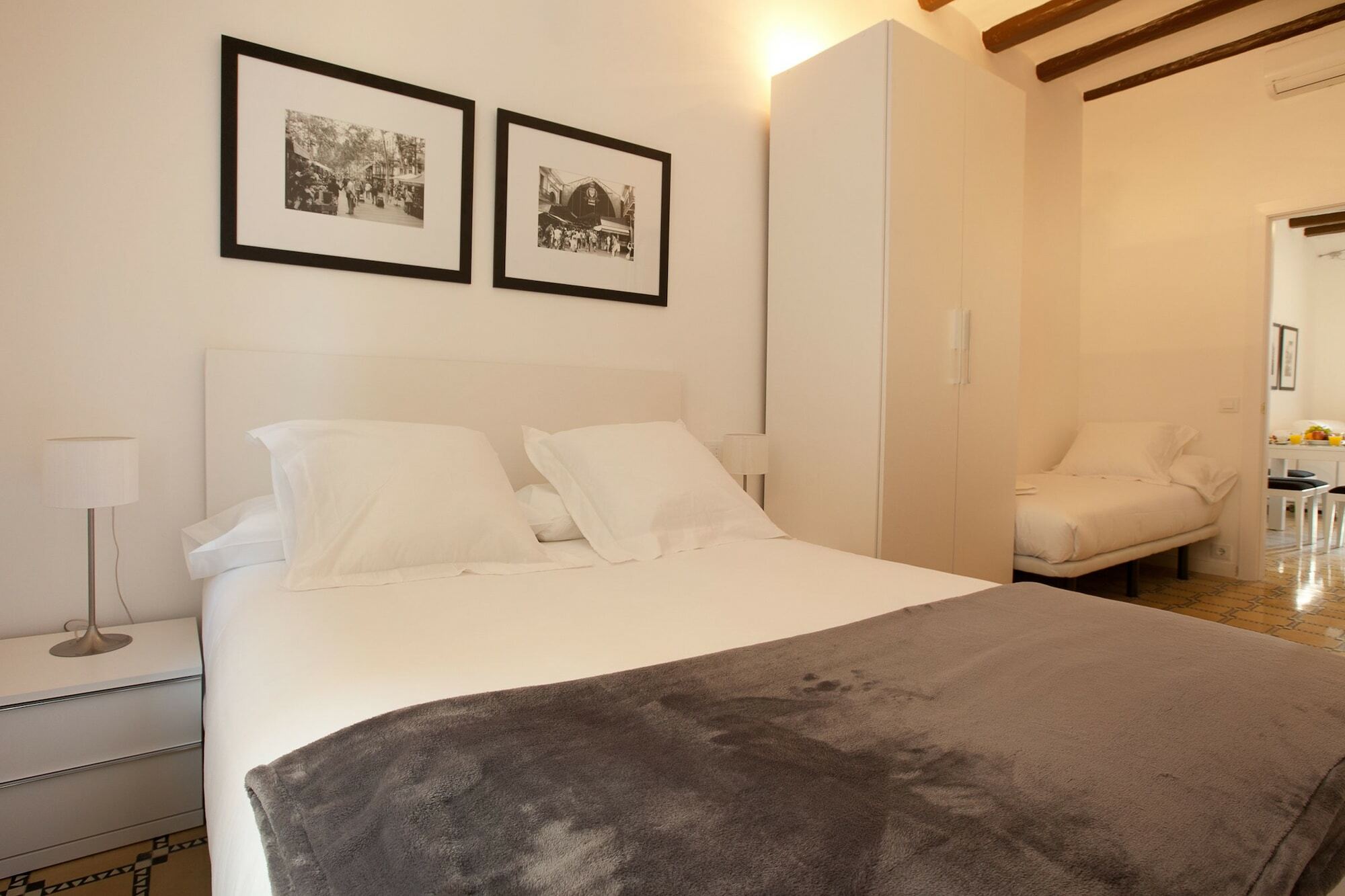 Barnapartments Basic Gracia Βαρκελώνη Εξωτερικό φωτογραφία